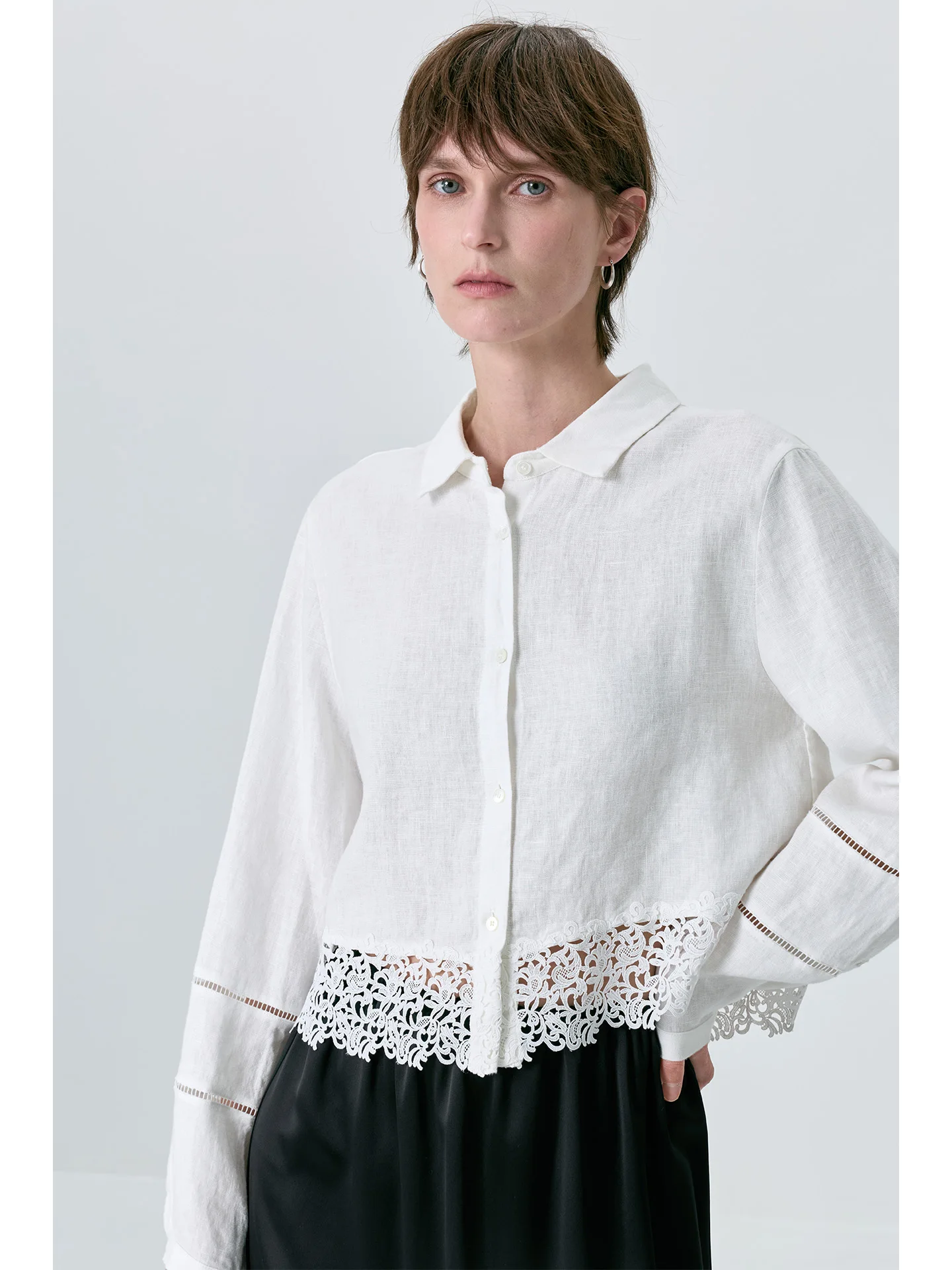 

Белая женская рубашка из льна с вышивкой и кружевом, свободного кроя, с длинным рукавом, комфортная, дышащая, в винтажном стиле, для повседневной носки, стандартный крой