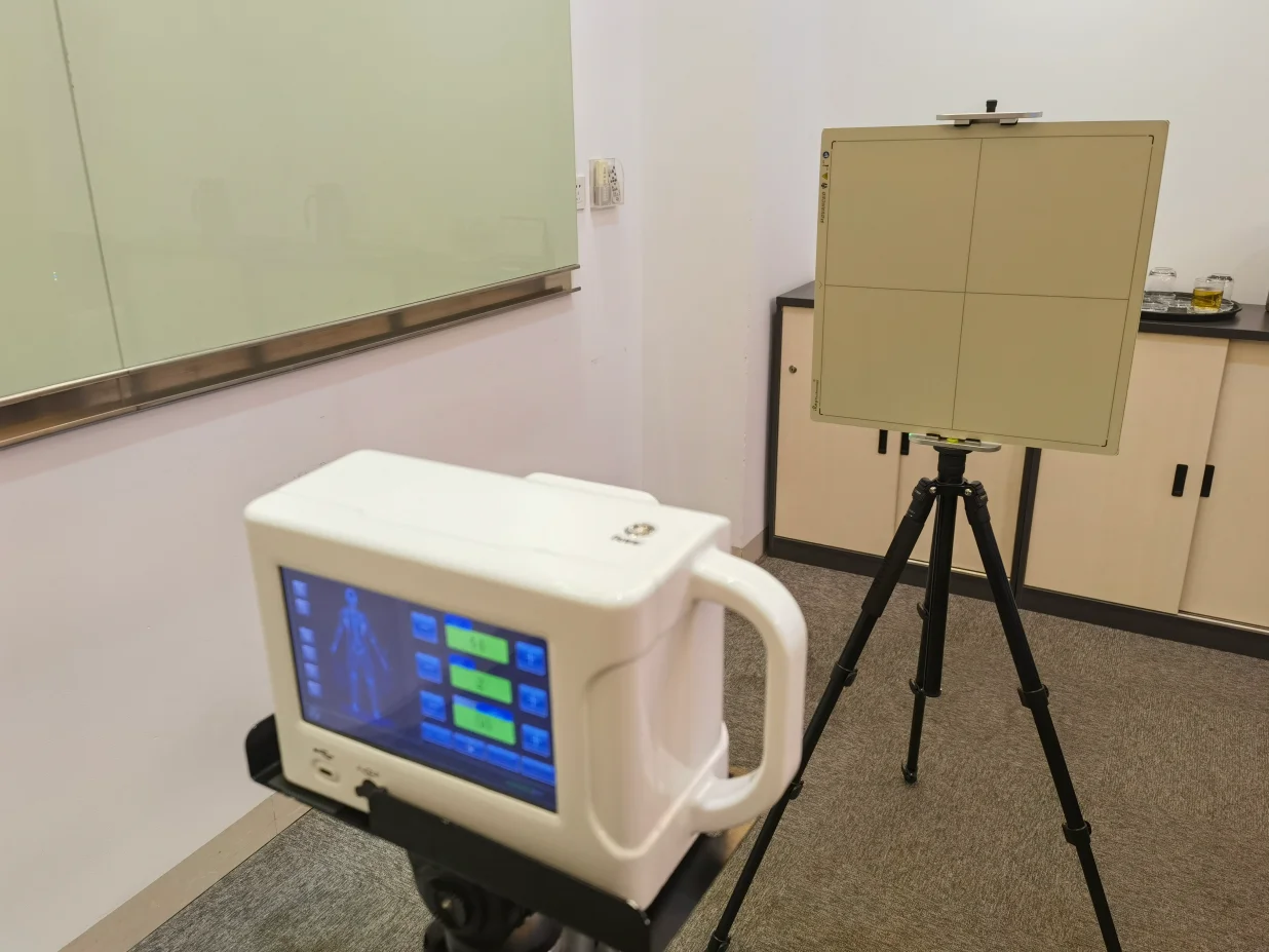 Handheld Veterinary X-Ray Machine Top Quality Ultra-Portable Laptop X Ray Machine With Dual-Mode Touchscreen DR Suitable