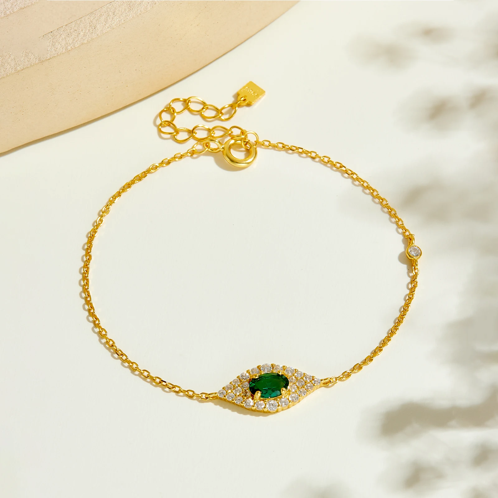 

Браслет VEWANT из стерлингового серебра 925 пробы с четырьмя цветными овальными цирконами: 2026, сверкающие изящные роскошные женские свадебные украшения