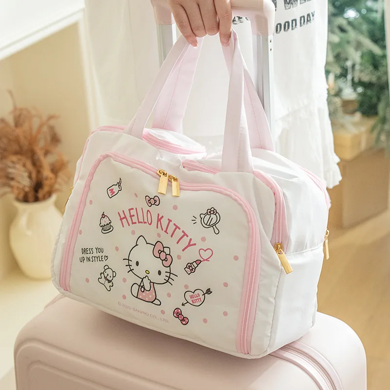 

Складная дорожная сумка через плечо с изображением Hello Kitty, большая вместительная сумка для путешествий, женская портативная деловая сумка, органайзер для багажа, аниме-стиль, кавайный дизайн.