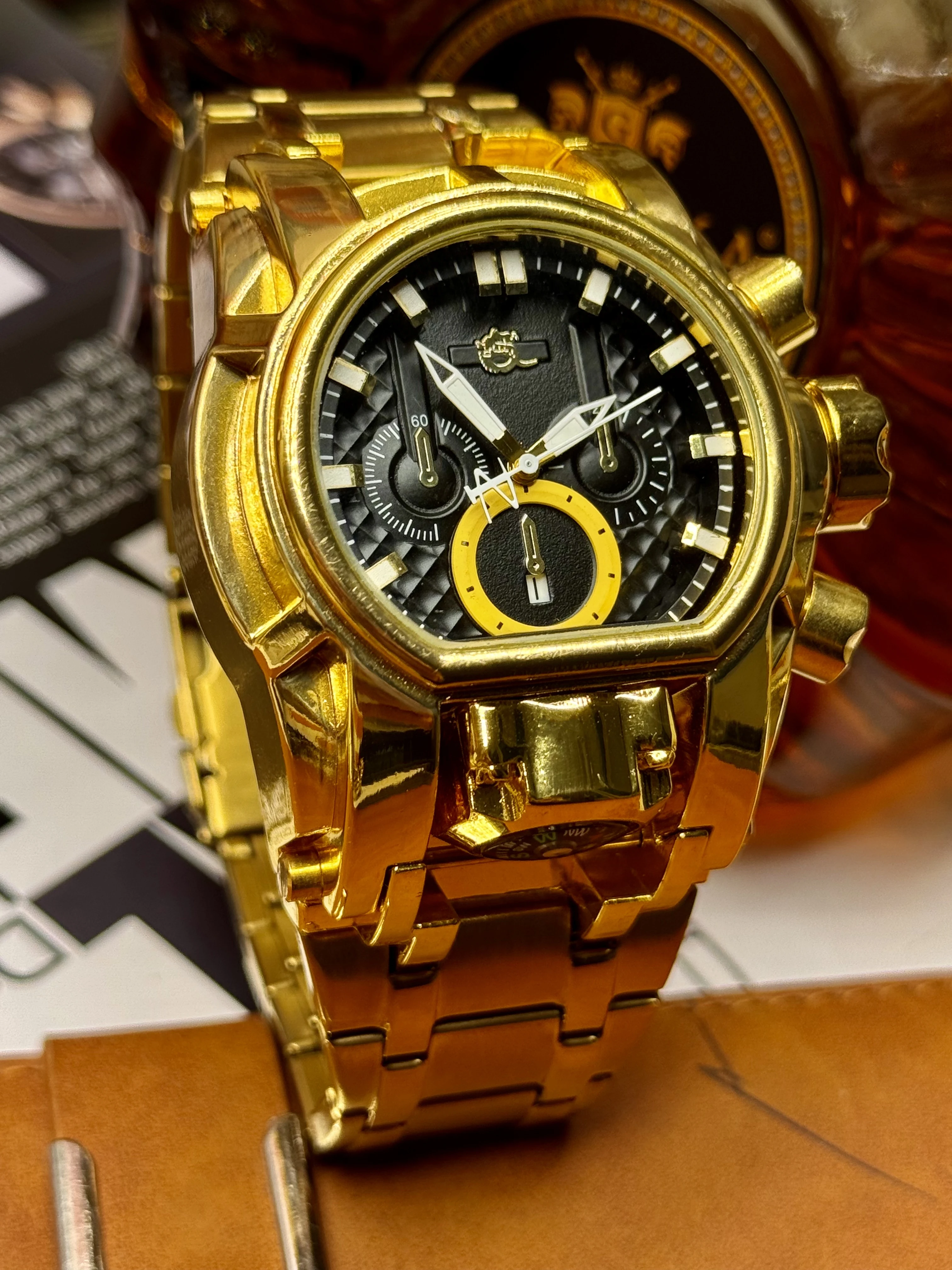 

New Luxury Men's Punk-Style Watch, Unique Design and Fashionable Street Accessory, the Ideal Gift for Him, Durable and Practical, Suitable for Wearing on Various Occasions