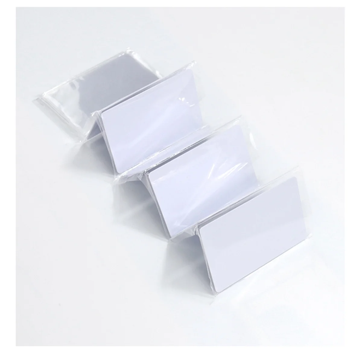 T44C_100PCS UHF 860-960Mhz بطاقة بيضاء طويلة القراءة المدى بطاقة UHF RFID PVC لإدارة الوصول