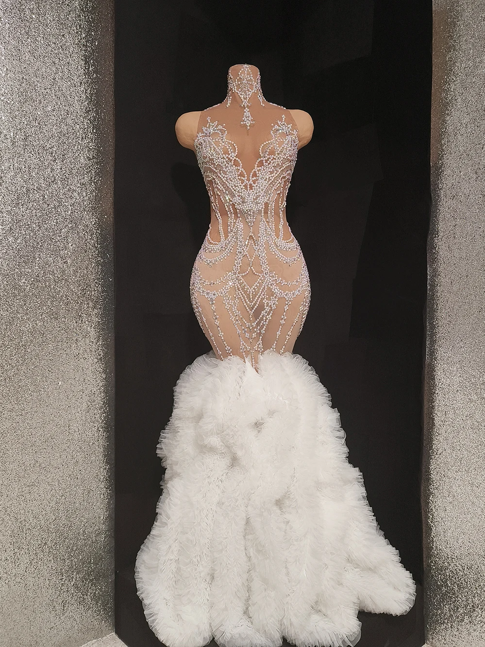 Compleanno Festeggia la festa Abito da sera con strass scintillanti Abito lungo sexy elegante trasparente a rete con sirena bianca Gongzhu