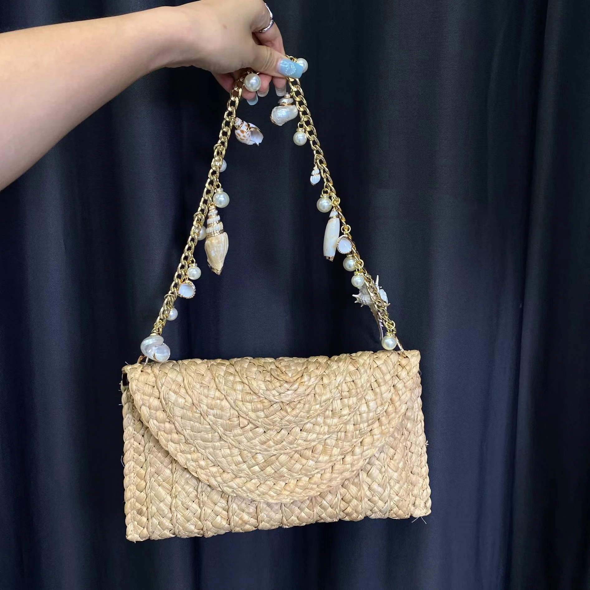 Bohemian Conch Pearls Straw Bag Shell Chains Handbags Handmade Woven Rattan Shoulder Bag Luxury Travel Beach Bags for Woman 2024