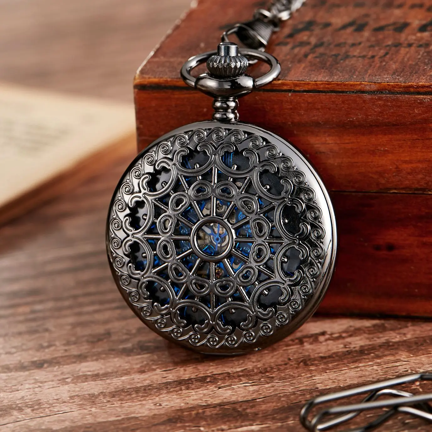 Vintage Black Spider Web Mechanical Pocket Watch with Necklace Pendant Steampunk Retro Chain Pocket Clock Roman Numerals Dial