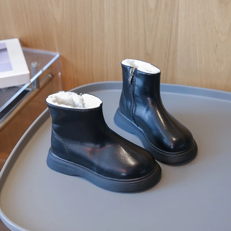 2025 شتاء جديد كعب خشن مريح أحذية الأطفال غير رسمية عصرية مثير أنيقة مأدبة الأميرة أحذية بوت قصيرة مع المخمل