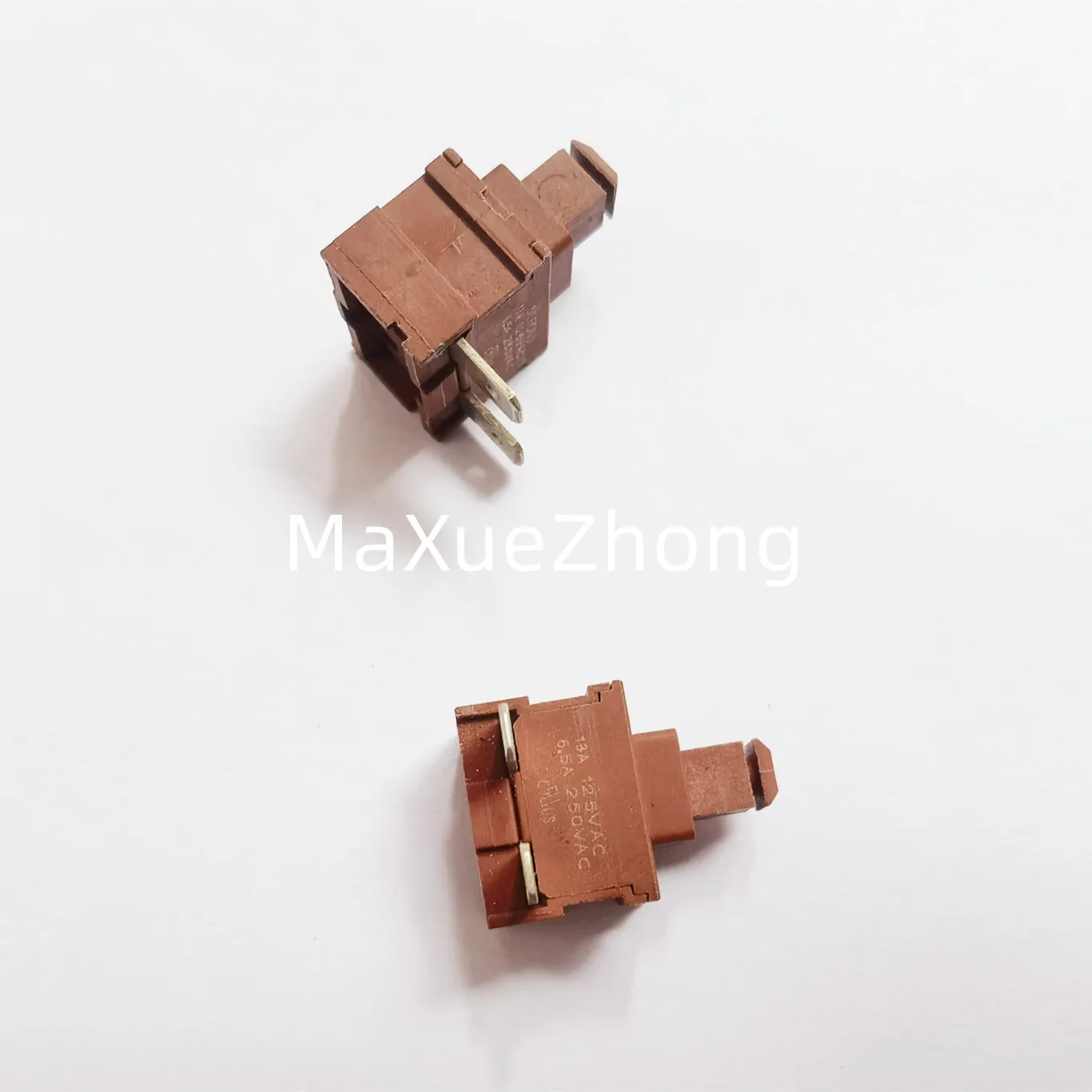 Original new 100% CPU-1113 self-locking vacuum cleaner high-power button switch horizontal 2pin