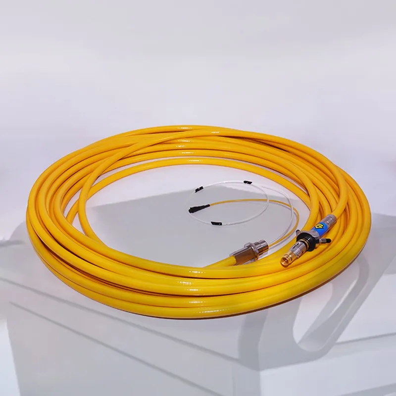 كابل IPG بطول 20 مترًا 50um Core 125um خطوط التسوية أجزاء قطع معدنية من الألياف 3KW كابلات سلك تصحيح الألياف الضوئية