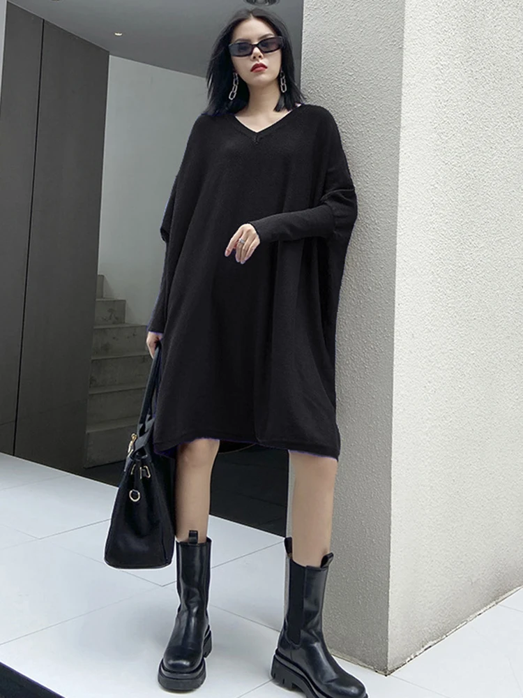 [EAM] Women Blue Knitting Big Size Mini Dress New V-Neck Long Batwing Sleeve Loose Fit Fashion Tide Spring Autumn 2024 1DF9758