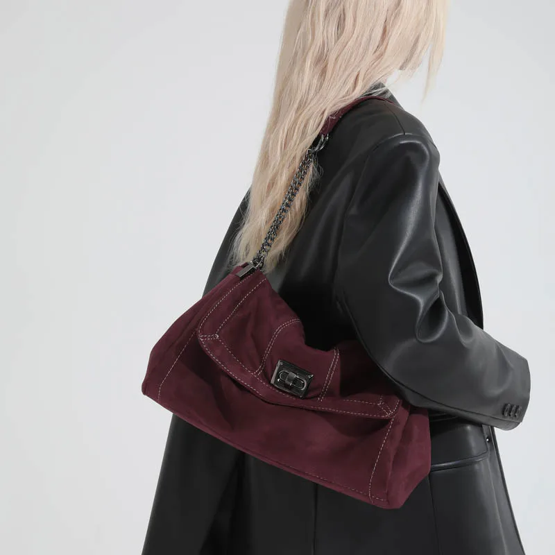 حقيبة كتف أنيقة مثالية للعمل والتنقل والسفر، تصميم أنيق من جلد البولي يوريثان عالي الجودة وسهل الحمل