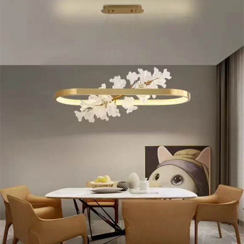 ثريا كريستالية فاخرة طويلة وحديثة بسقف ذهبي للمطبخ وغرفة المعيشة وغرفة النوم