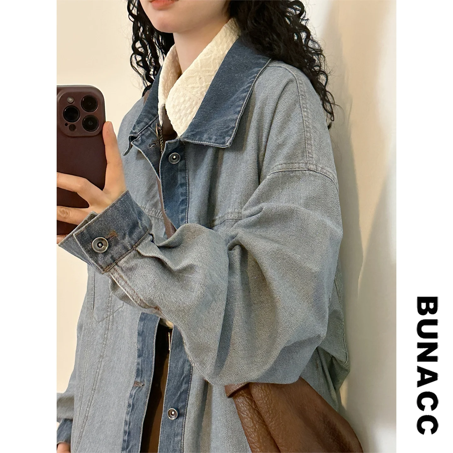 

Ретро-джинсовая куртка свободного кроя для женщин с воротником, пэчворком, весенняя верхняя одежда, модный бренд, длинный рукав, застежка на пуговицы, стандартная длина