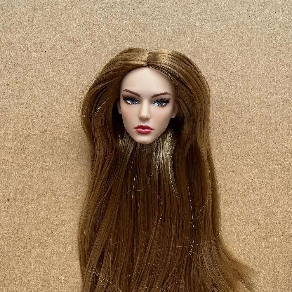 1/6 Modell-Puppenköpfe mit Sommersprossen und buntem Haar, erhältlich in den Hauttönen Braun, Weiß und Beige für die Puppenherstellung. – Detail 8