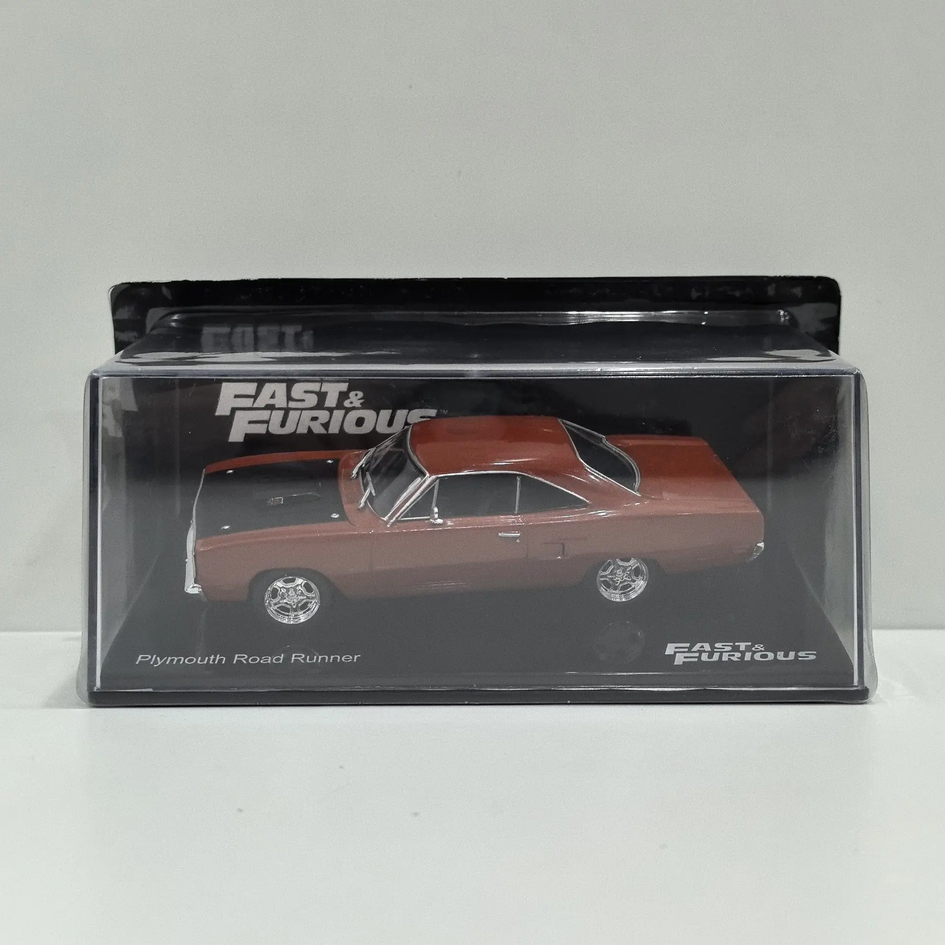 

Модель автомобиля из сплава Diecast IXO 1/43 Scale ROAD RUNNER Movie Car R2