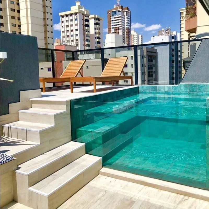 Горячий бассейн Jacuzzi на открытом воздухе, роскошный бассейн над крышей