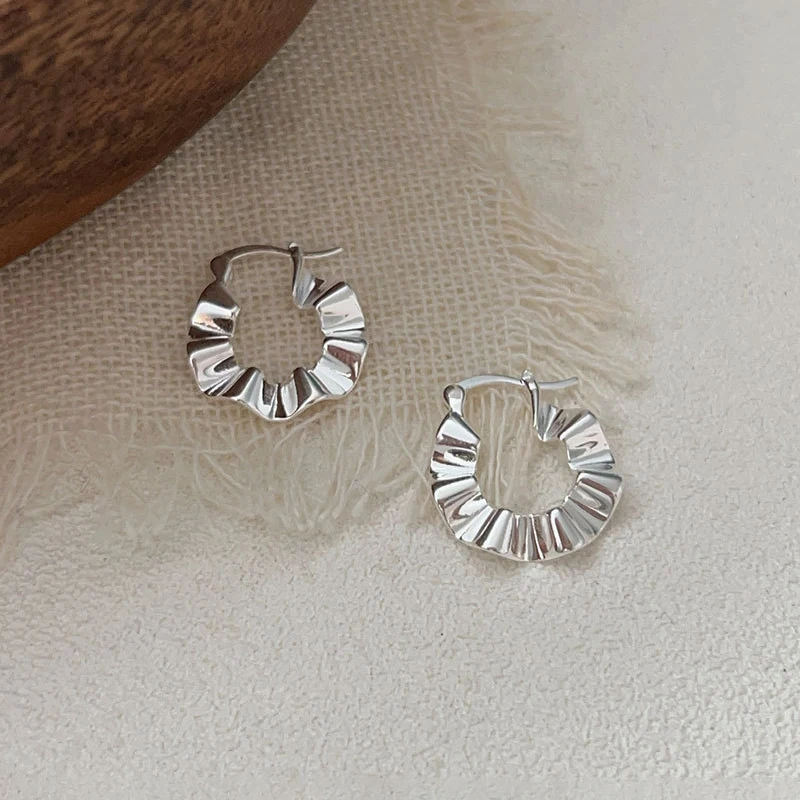 Silver Color Minimalist Wave Geometric Hoop Earrings for Charming Women Light Luxury Fashion Jewelry Trendy Accessories