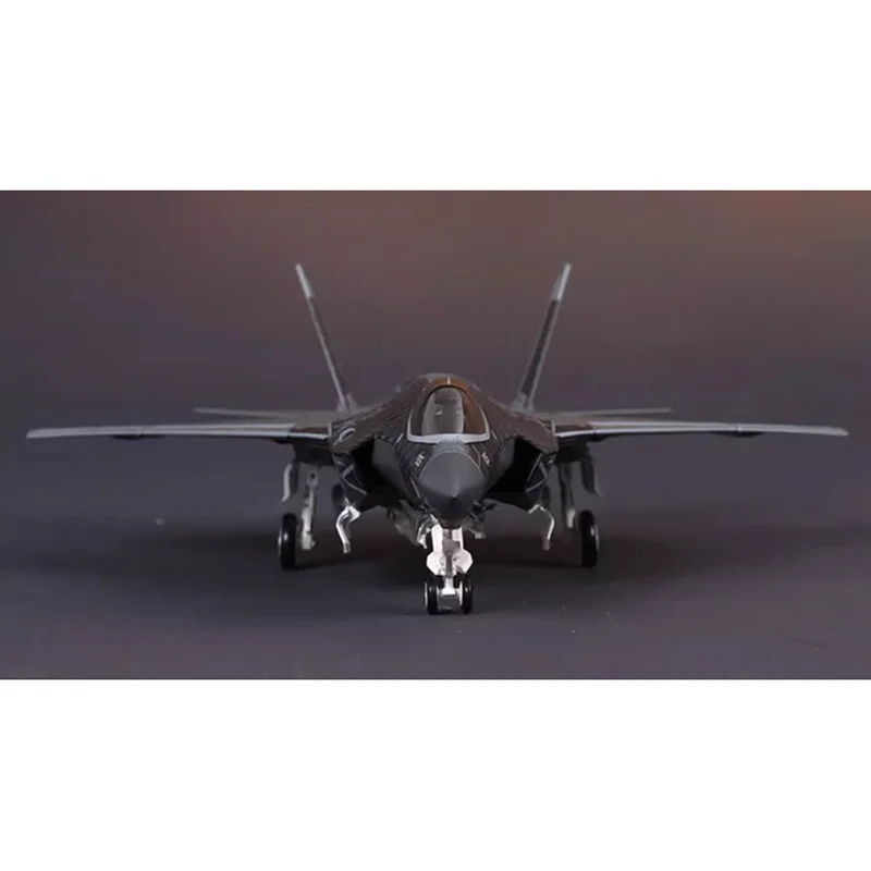 

Diecast 1/72 Scale US Navy F35C "Black Chrome" Fighter Model Simulation Alloy Finished Model Aircraft Collection Display