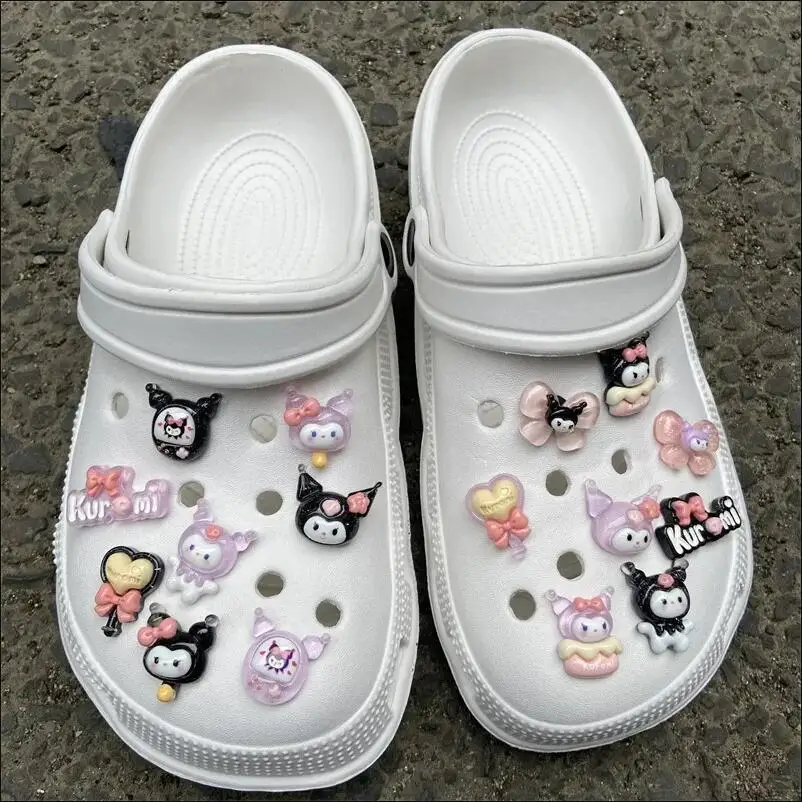 Cute Sanrio Kuromi Summer Cro Charms Accessories Set Sale Kuromi Shoe Buckle Slippers Souvenir Decoration Kid X-mas Party Gift