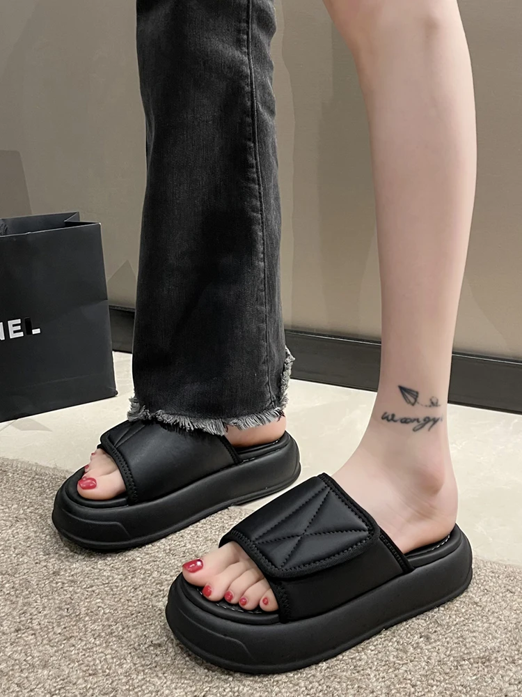 Shoes House Slippers Platform Slides Summer Clogs Woman Fashion Pantofle Beach Luxury 2023 Flat Hook & Loop PU Rome Basic Rubber