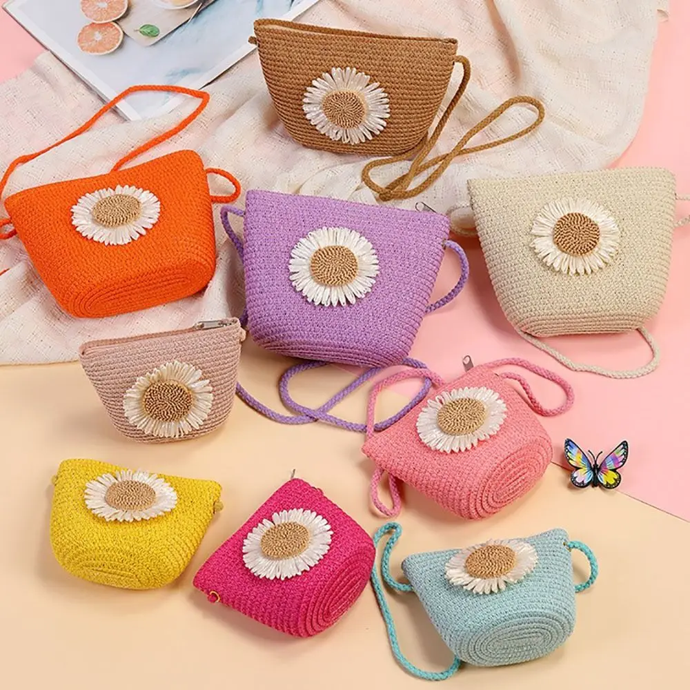 

Handwoven Shell Shape Straw Shoulder Bag Crossbody Bag Kid Summer Beach Straw Bag Envelope Wallet for Wowen Girls