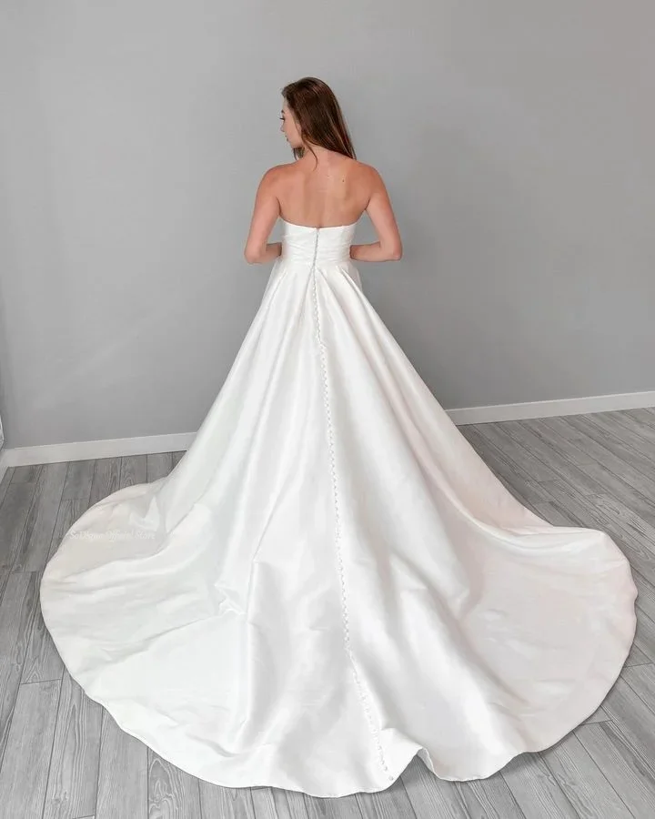 Robe de mariée personnalisée sur mesure, col en v, sans manches, longueur au sol, fendue, pour femmes