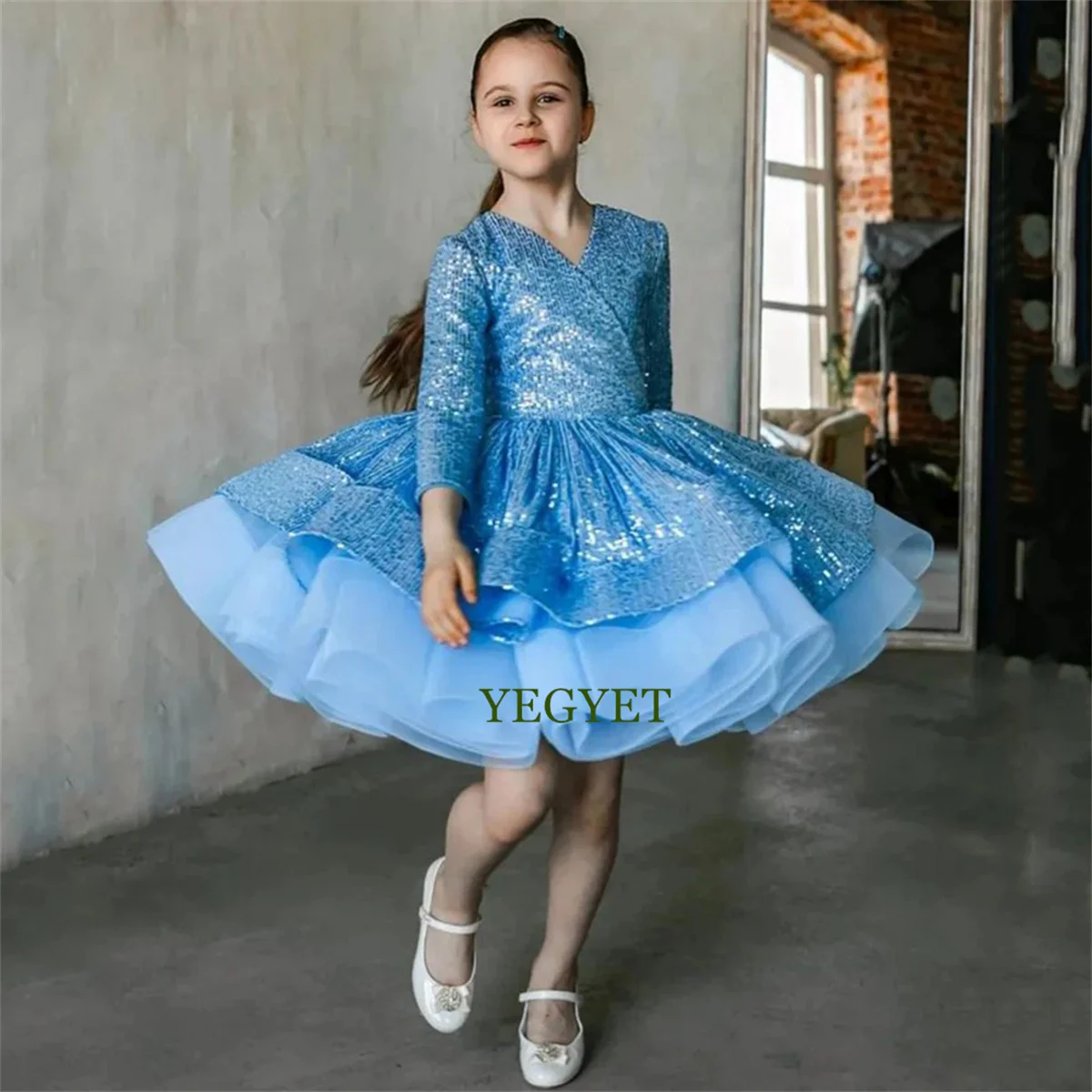 

Pretty Wedding Flower Girl Dress Yipeisha 3/4 Sleeves V Neck Ball Skirt Sequined Party Dresses for Birthday Pagenant Gown