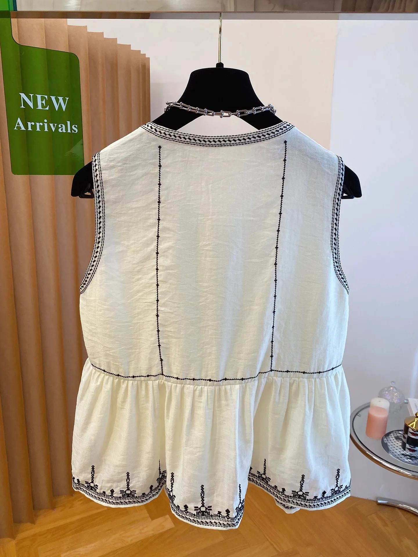 قميص نسائي أنيق بدون أكمام مطرز، بلوزة فضفاضة بتصميم عتيق، نمط صيفي جديد بشعور وطني، أسلوب مريح للتنقل #3