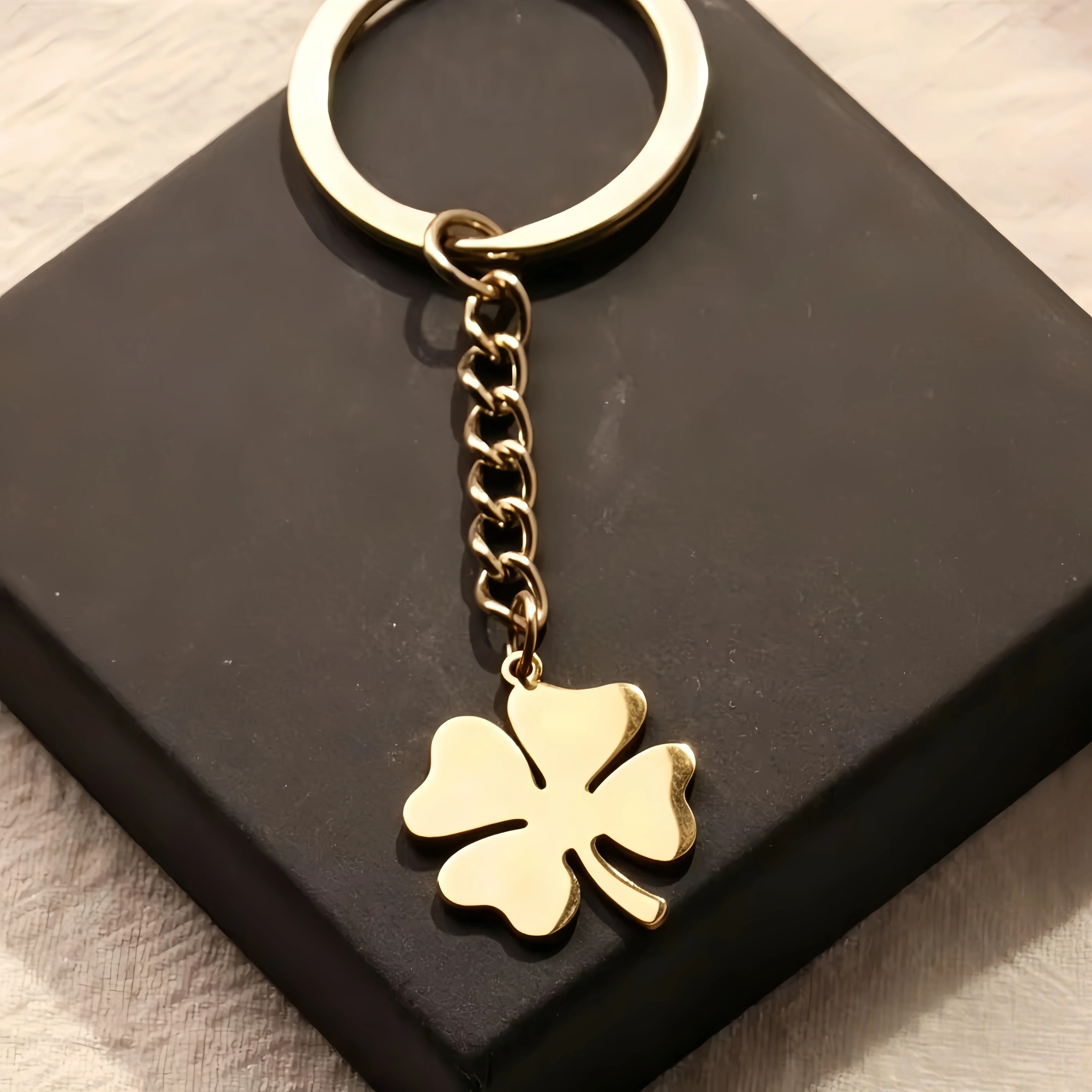 Edelstahl-Schlüsselanhänger Klassisches Kleeblatt Silberfarben Modischer Schlüsselanhänger für Autoschlüssel Anhänger für Damen Herren Schmuck Freunde Geschenke – Detail 4