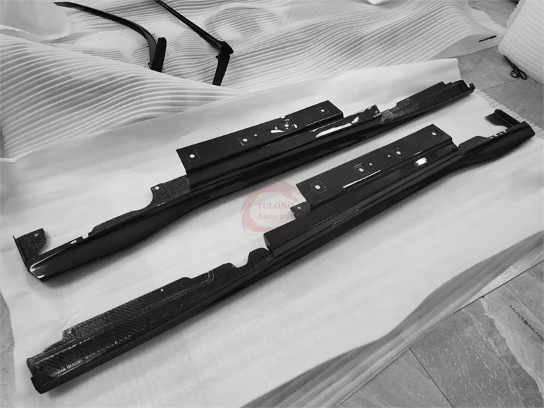 OEM نمط ألياف الكربون الجافة الجانب تنورة ملحقات الجانب المفسد ل 812 Superfast GTS BodyKit