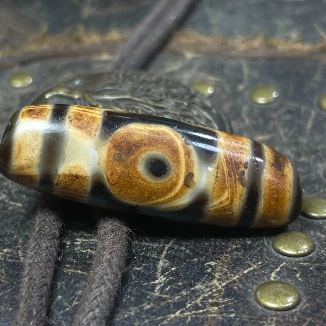 Tibetan Nepalese Himalayan Bead Ancient agate Old Dzi Talisman 3 eye Bead Amulet