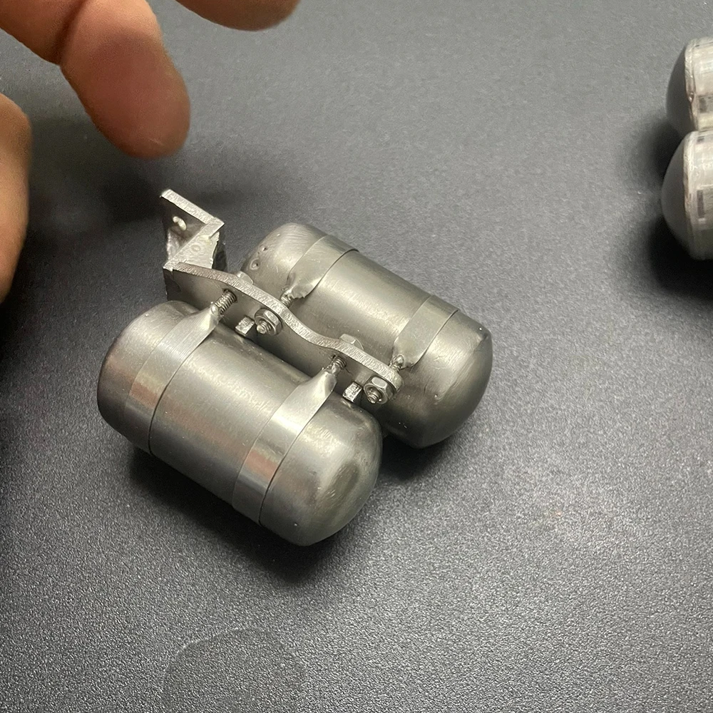 Decorazione del doppio serbatoio del gas in acciaio inossidabile per 1/14 Tamiya RC Truck SCANIA 770S VOLVO Mercedes-Benz ACTROS 3363 MAN Parti di automobili