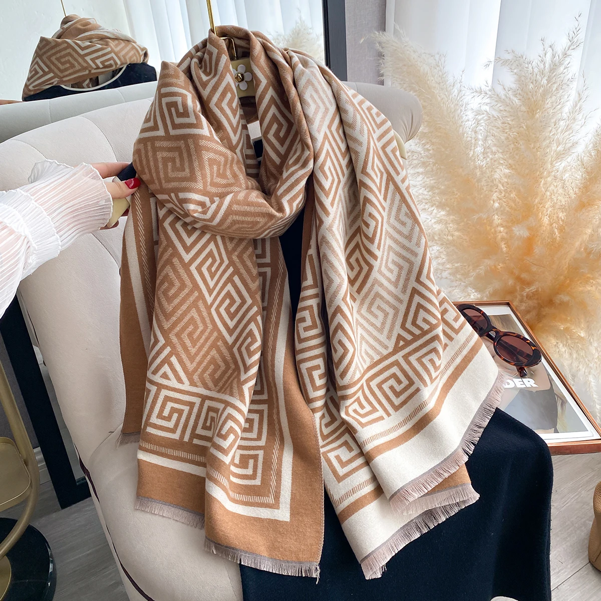 Winter Frauen Luxus Marke Imitation Kaschmir Schals Dicke Warme Schal Plaid Jacquard Weichen Weiblichen Bufanda Pashmina Poncho Schal – Detail 6