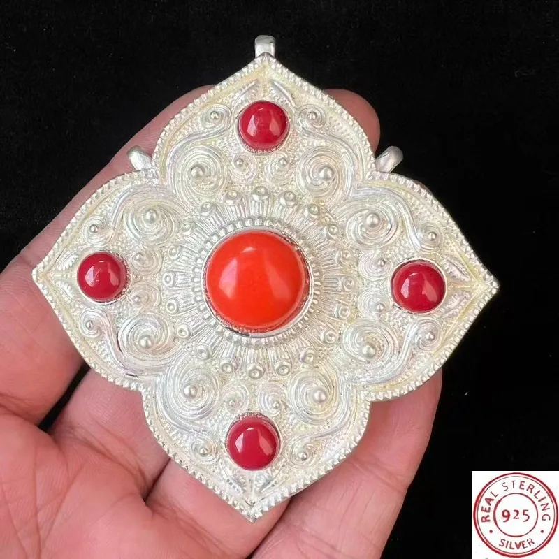 

Don't throw it into the trash can/Wirf es nicht in denMülleimer./Ne pas jeter à la poubee