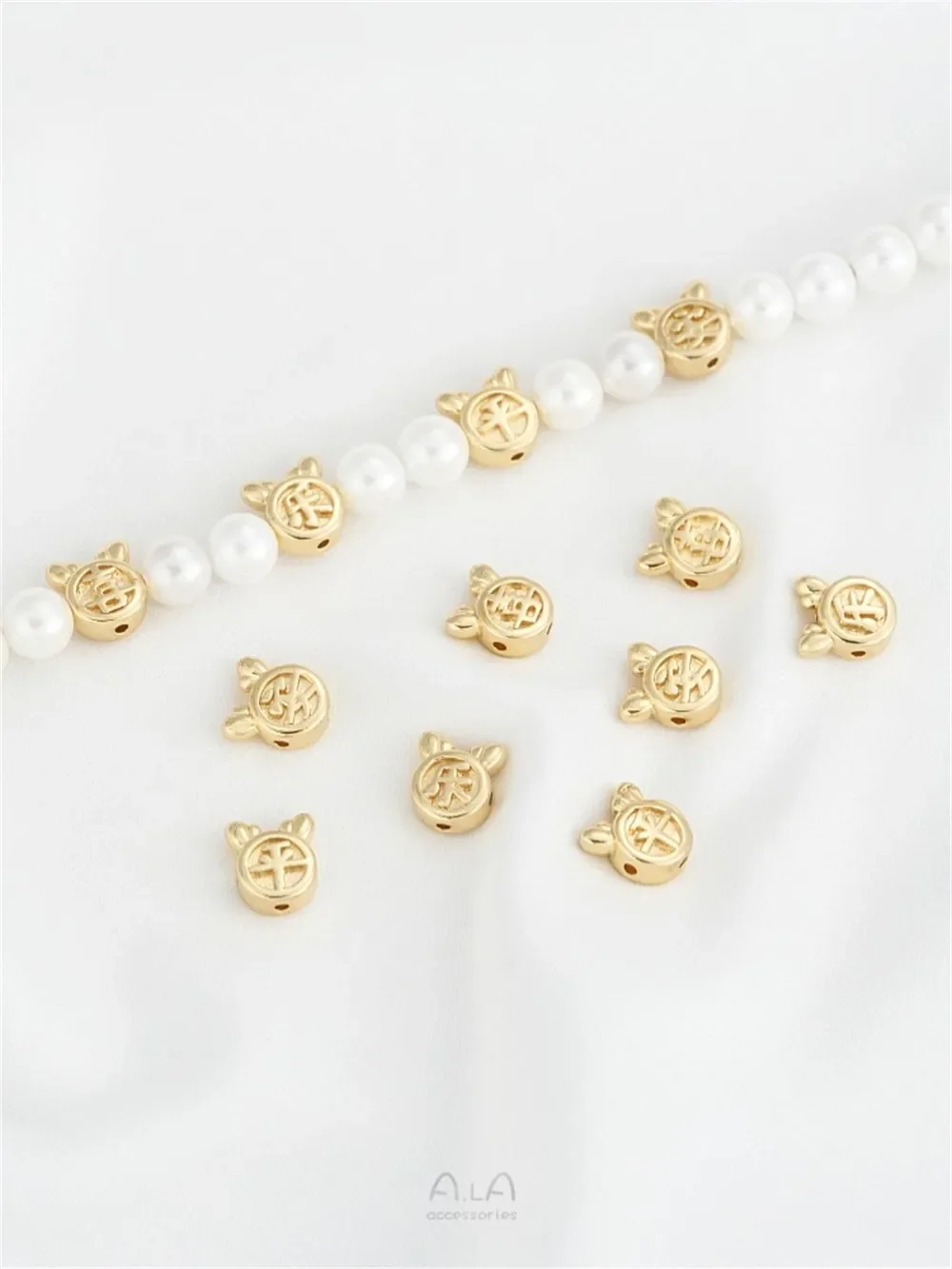 

14K Gold Bag Cute Zodiac Dragon Head Year of The Loong Peace Joy Pearl Separation Through-hole Diy String Bracelet Accessories