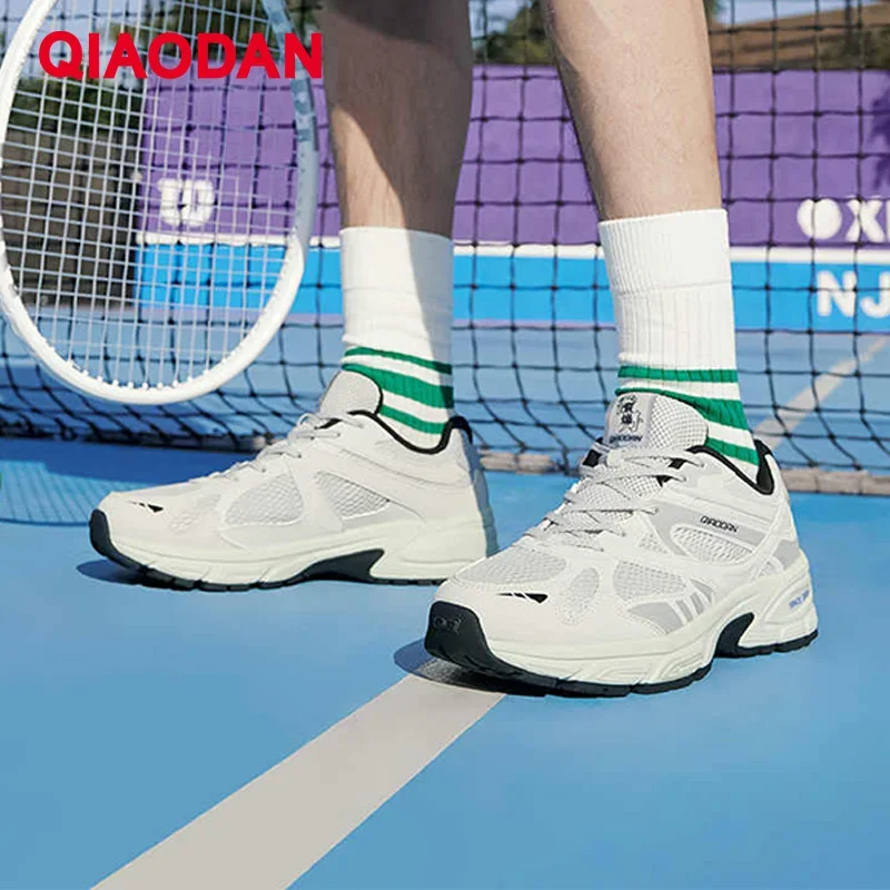 

QIAODAN Roadwork Shoes 2025 Mesh Breathable Lightweight Men Shoes Synthetic Leather Silver Walking Casual Sneakers QDL043252410