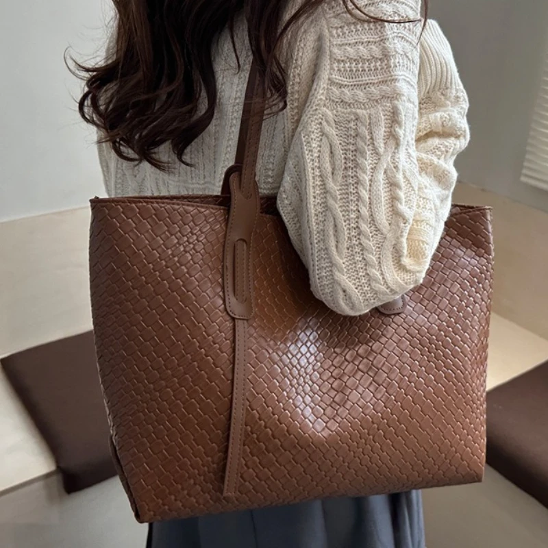 Gewebte Textur-Tragetasche, große Kapazität, weiche Lederhandtasche, elegante Alltagstasche, Pendler-Tasche, geeignet für die Arbeit – Detail 17