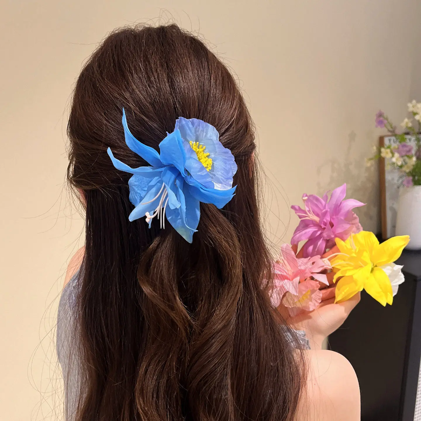 

Simulation Gesang flower hairpin female side bangs clip versatile sweet headgear duck bill clip