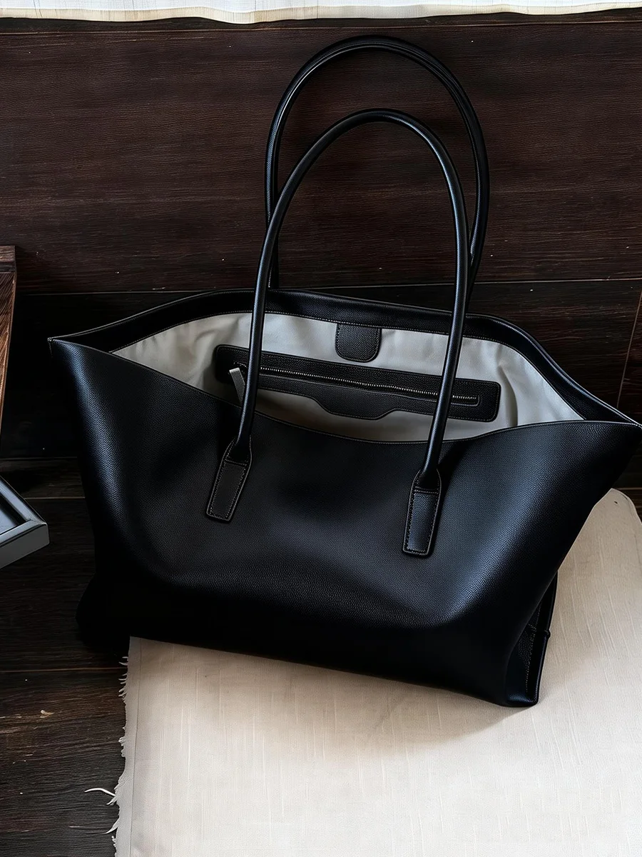 

Black Handbag Women's Shoulder Tote Bag 2026 New Style Luxury Sensation Commuting Bag Casual Zipper Closure Youth Suitable