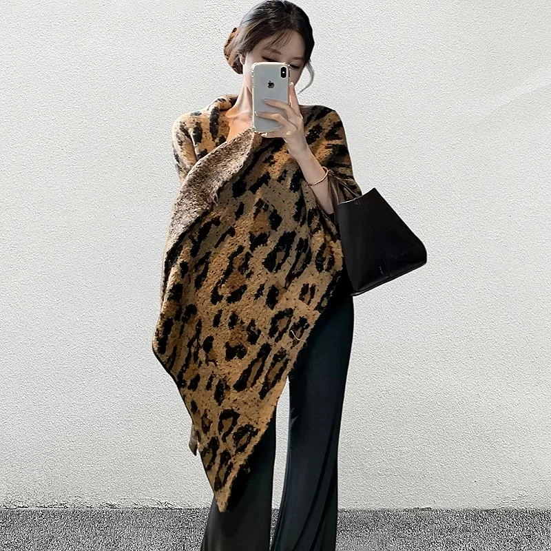 

2025New Retro Leopard Pattern Shawl Imitation Lamb Wool Warm Women's Scarf Large Size Cape Style Outer Wear Cold resistant Shawl