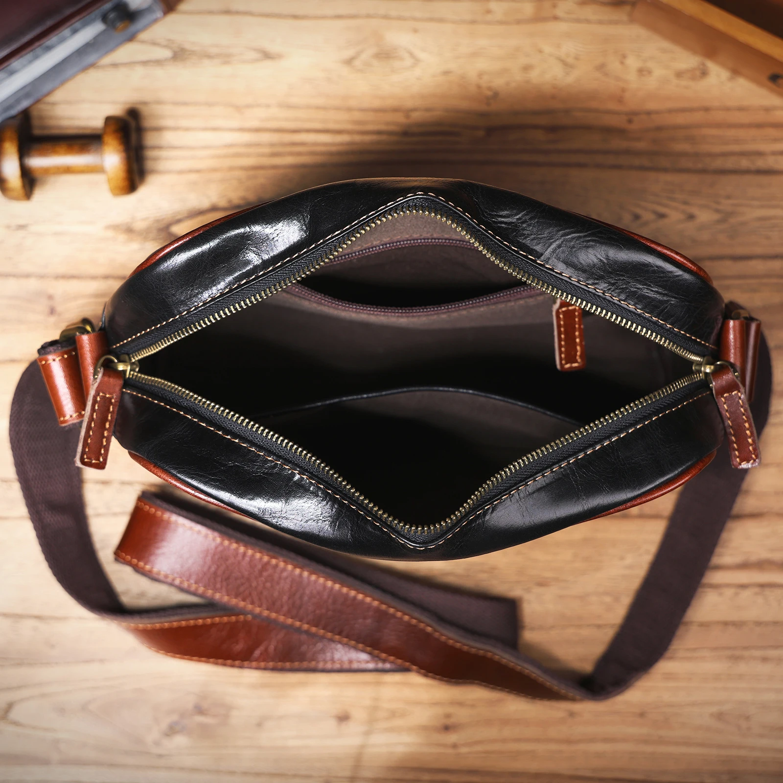 S.WORKER Vollnarbenleder-Umhängetasche für Herren Vintage Echtleder Herrenmode Schultertasche Messenger Bag – Detail 14