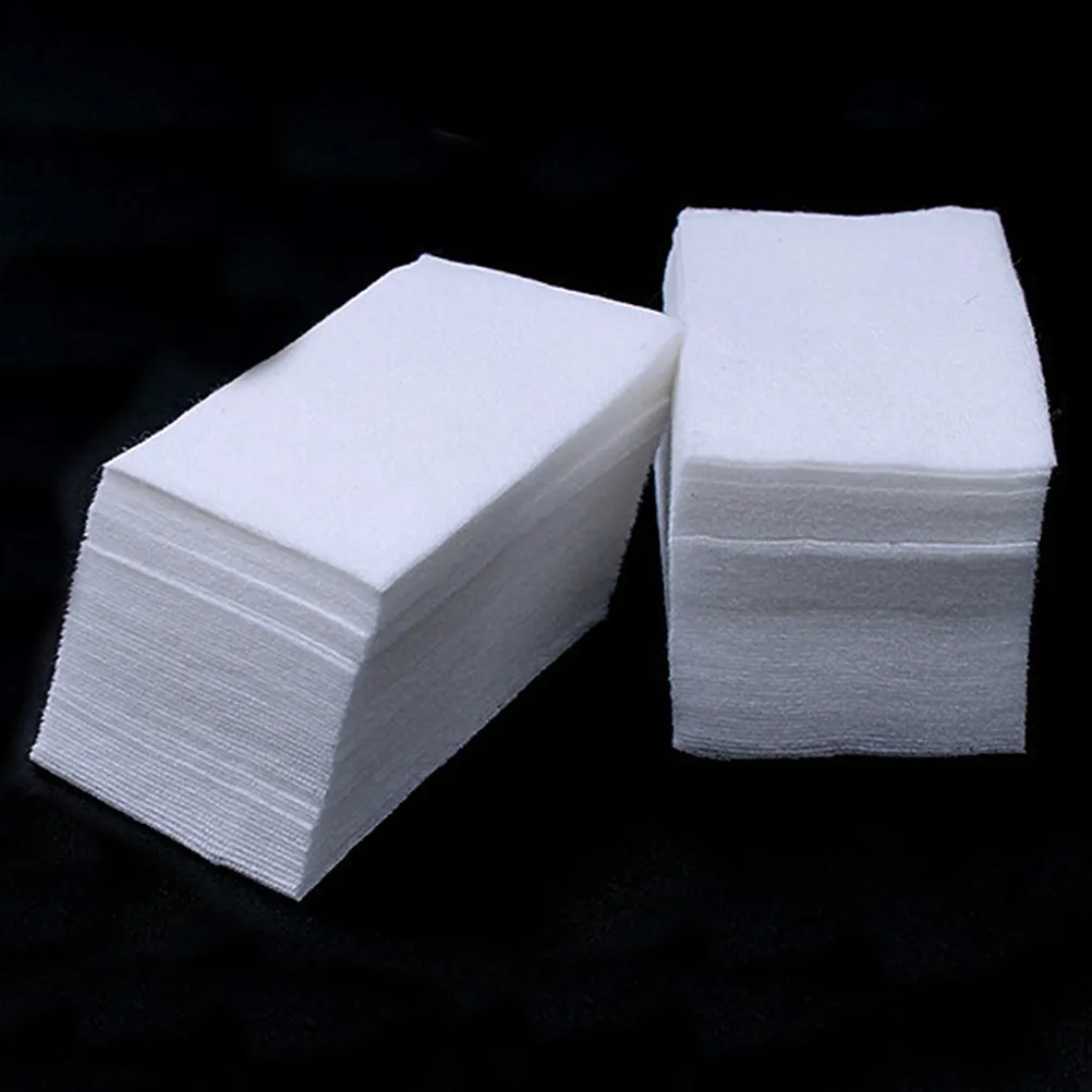 

700Pcs Nail Polish Remover Pads Lint Free Soft Absorbent Disposable Cotton Towels for Gel Nail Polish Remover Manicure Pedicure