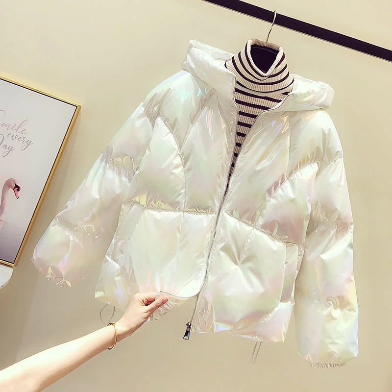 Chaqueta de plumón de algodón con capucha corta acolchada, abrigo grueso, ropa de pan, Parka blanca brillante plisada, moda de invierno, novedad de