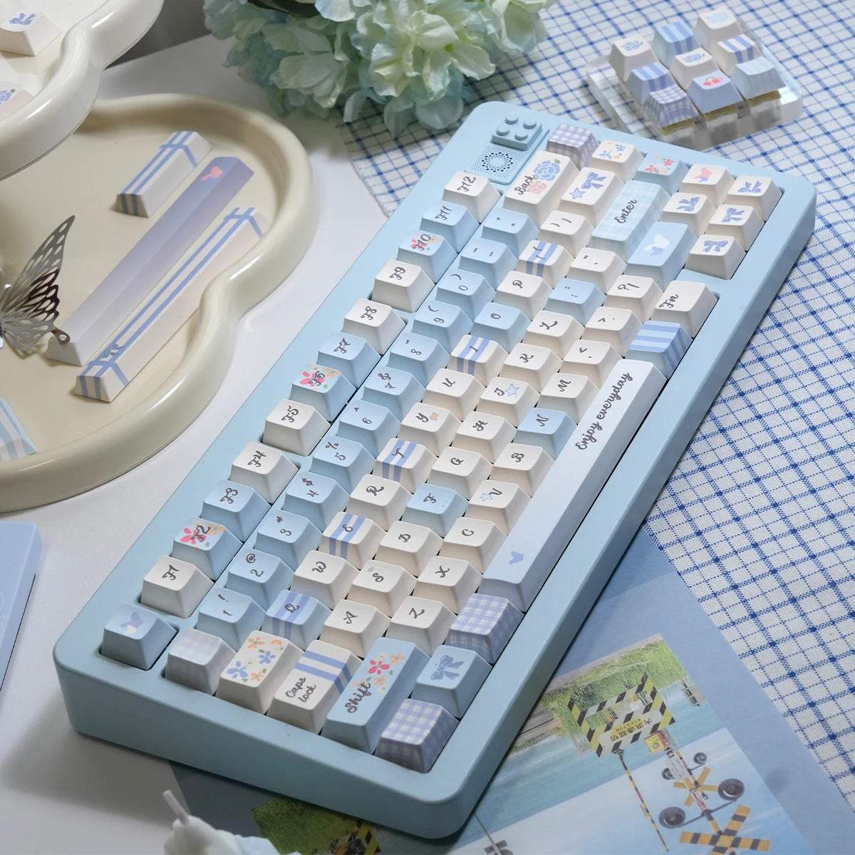 

Blue/Pink Plaid Garden Keycaps Pbt Sublimation Moa Cherry For Aula F75/F99 2.25/2.75U Alice Iso Layout Keycaps