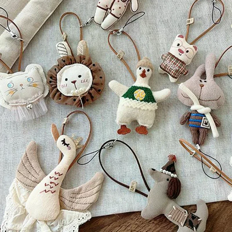 

1PC Animal Keychain Cute Cartoon Bear Pendant Soft Cute Three-Dimensional Fabric Small Animal Keychain Bag Pendant Accessories