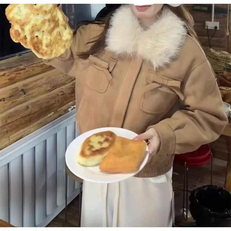 Retro Bow Tie Fur-trimmed Sheepskin Coat for Women, Suitable for Autumn and Winter, Short Style, Warm and Eco-friendly Fur Coat