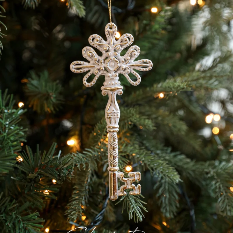 

White Gold Christmas Tree Decoration Plastic Conch Snowflake Pendant Elk Cartoon Christmas Hanging Ornament New Year Party