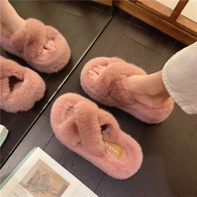 2024 Chunky Platform Fur Slippers Women Autumn Thick Bottom Furry Outdoor Slippers Woman Short Plush Designer Shoes