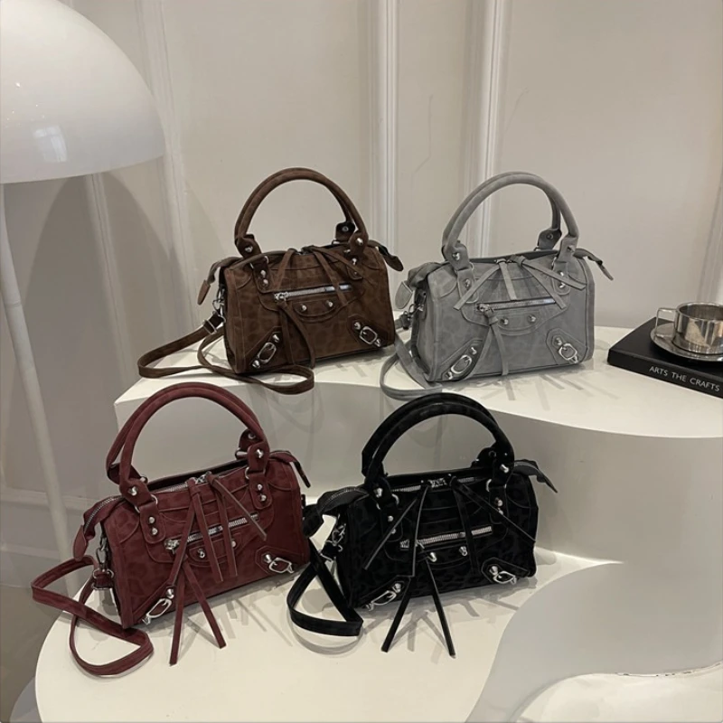 New 2026 Retro Rivets Large Capacity Pillow Bag for Women Bowling Motorcycle Handbag Single Shoulder Crossbody Women's Bag