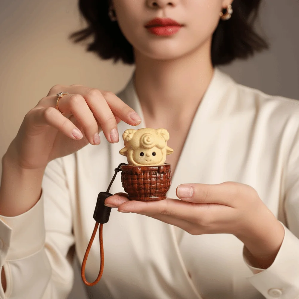 Miniature Cat Paw Clicker Wooden Handmade Fidget Key Ring Kitten Durable Sandalwood Figurine Key Chain Purse Ornament