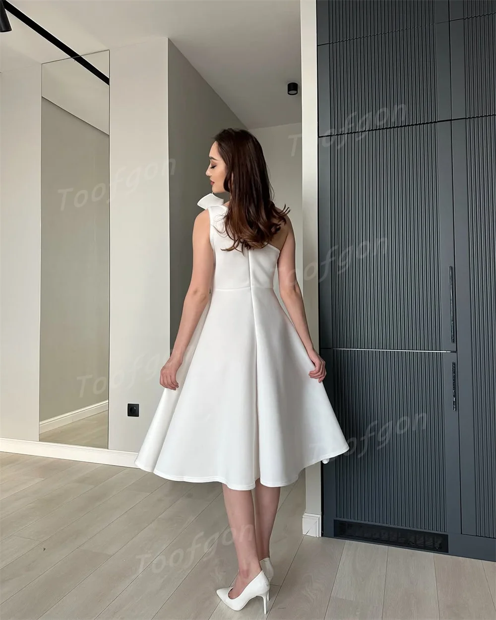 Toofgon صدفي قصير الساتان فساتين لحضور الحفلات الموسيقية كتف واحد مطوي فساتين السهرة الرسمية طول الشاي المرأة فستان حفلة موسيقية خاصة